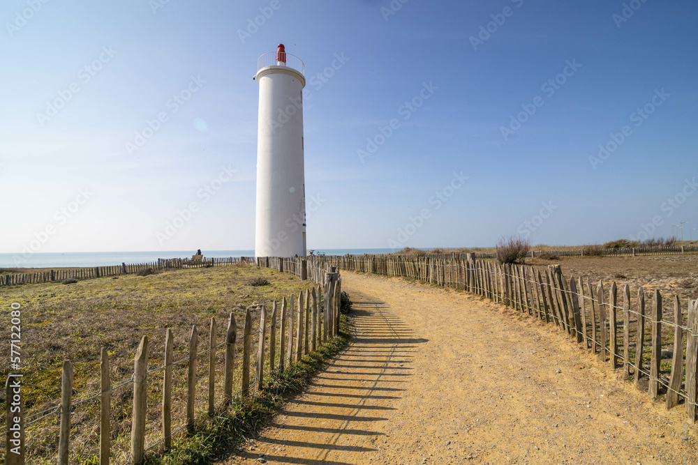 Obraz premium lighthouse on the shore
