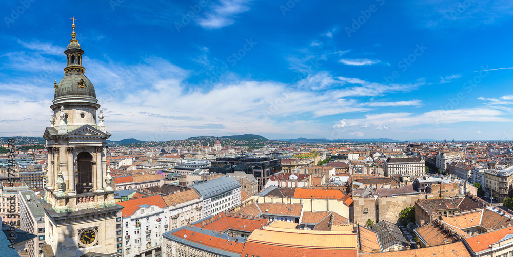 Fototapeta premium Budapest and St. Stephen Basilica