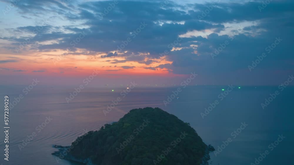 Vidéo Stock aerial hyperlapse view sunset at Laem Promthep Cape ...