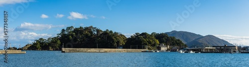 日本 福井県大飯郡高浜町の高浜漁港と城山公園