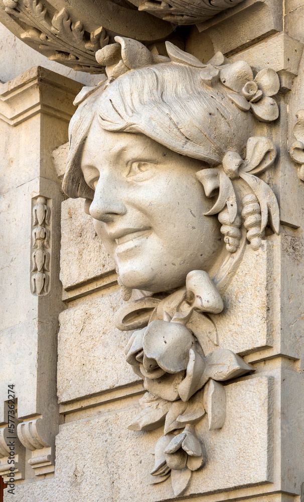 Sculpture Art Nouveau sur une maison de Faro, Algarve, Portugal