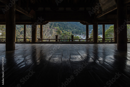 日本　広島県廿日市市の宮島にある豊国神社の千畳閣 © pespiero