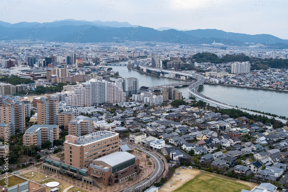 Obraz premium 福岡県福岡市の西区〜早良区を空撮(2022年12月)
