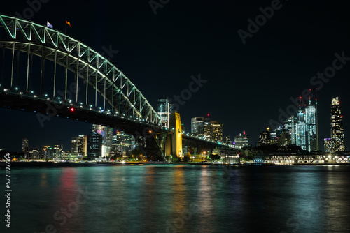 ニューサウスウェールズ州シドニーの夜景 © applevinci