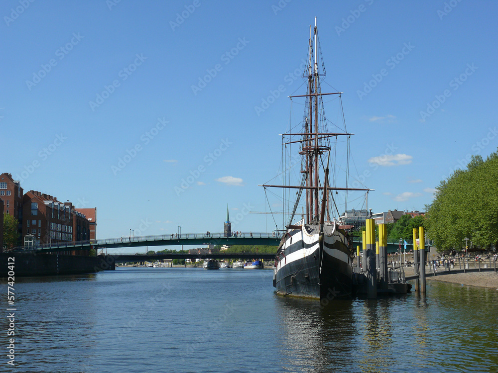 Segelschiff auf der Weser in bremen