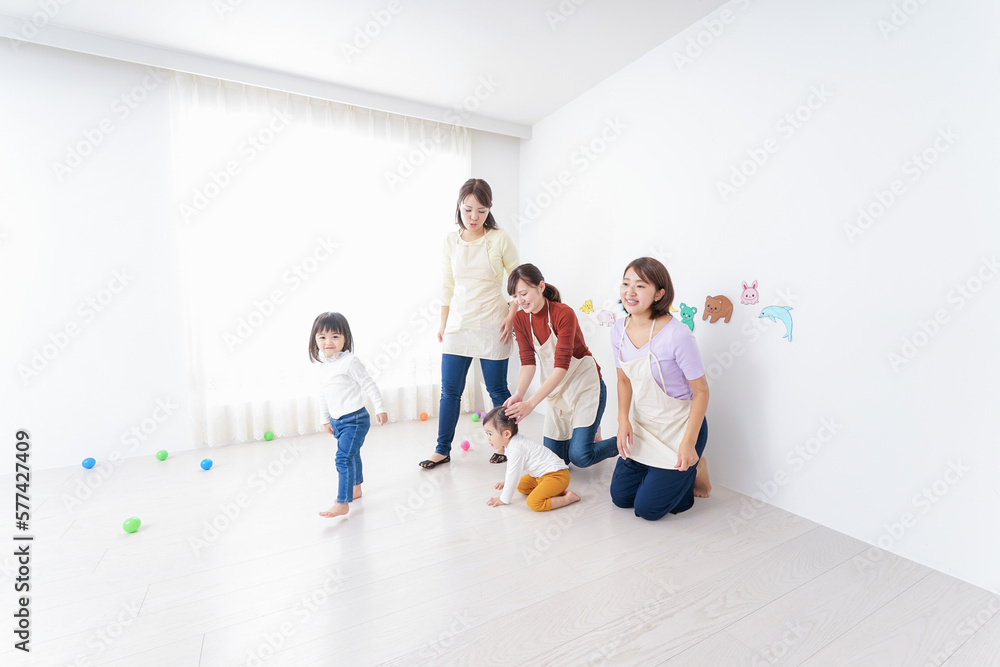保育士と子供