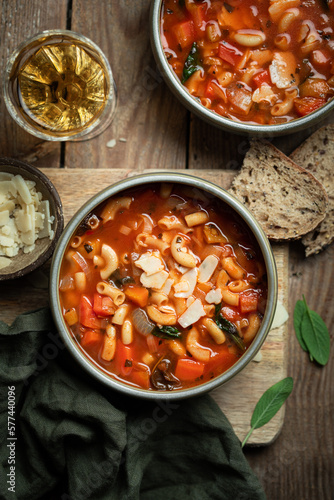 soupe de légumes tomate et pâtes minestrone fait maison
