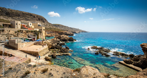 Paysage de bord de mer sur l'île de Malte en Méditerranée. photo