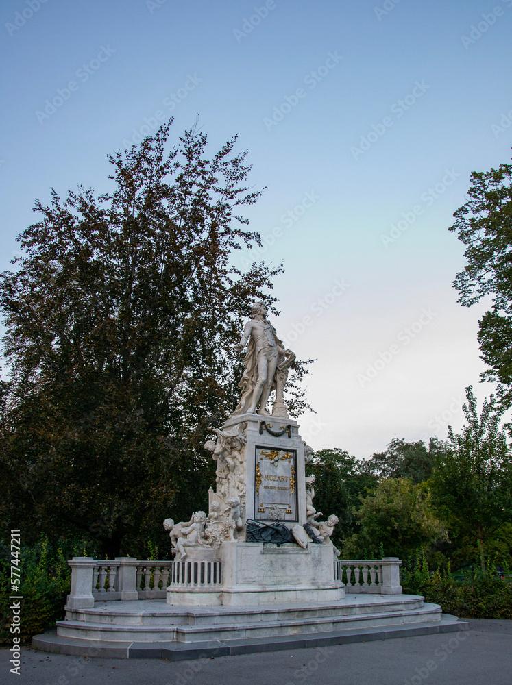 Fototapeta premium Mozart statue in Vienna