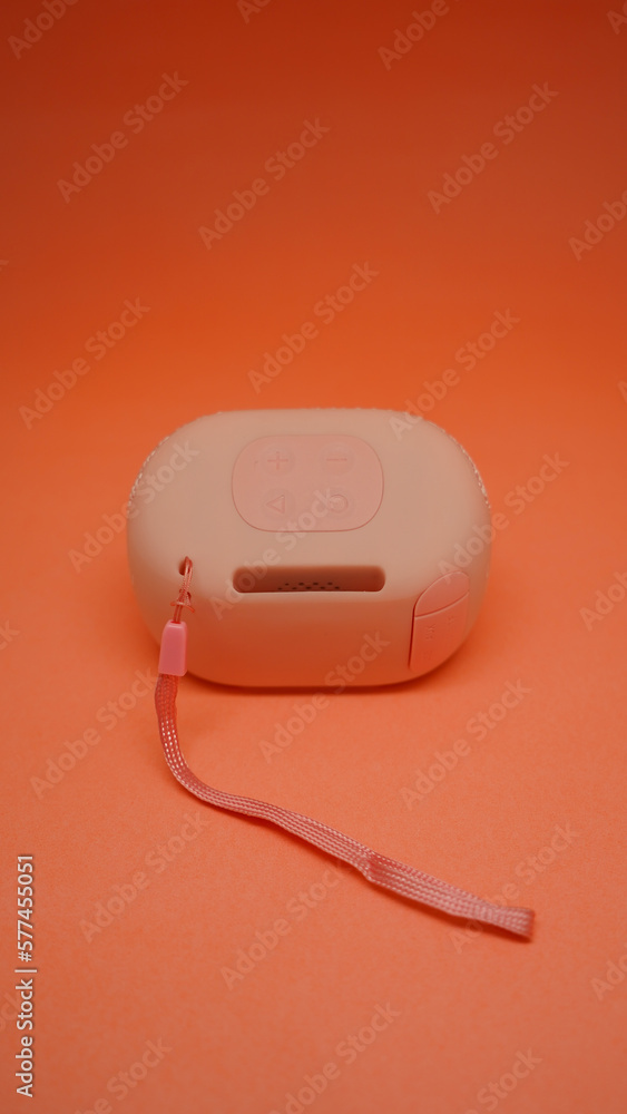 portable speaker is photographed at an angle of 45 degrees portable speaker is photographed at an angle of 45 degrees