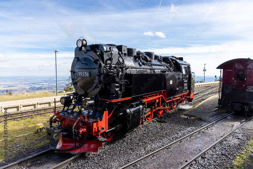 Fototapeta premium Brockenbahn am Brockenbahnhof