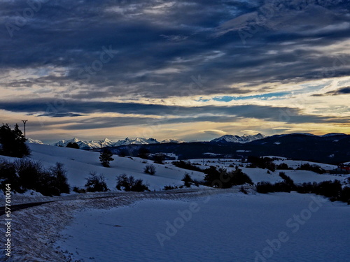 Valle de Salazar al atardecer y en invierno, Navarra, España © SAHATS