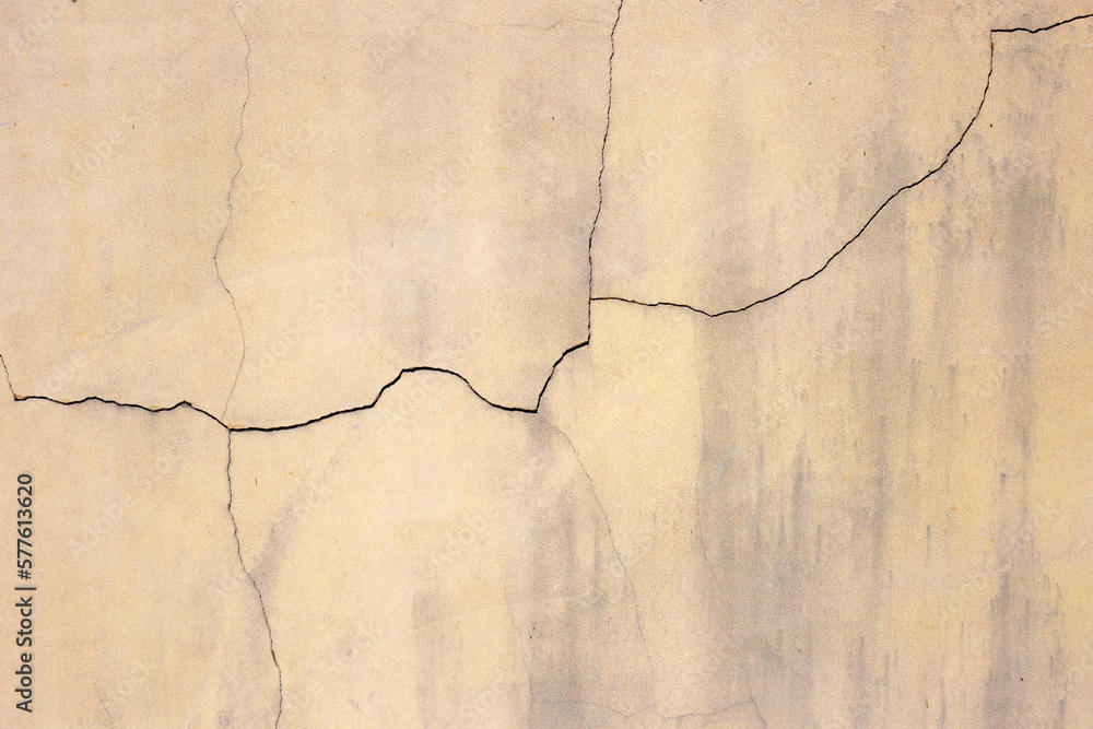 Home building problem. Wall cracked.