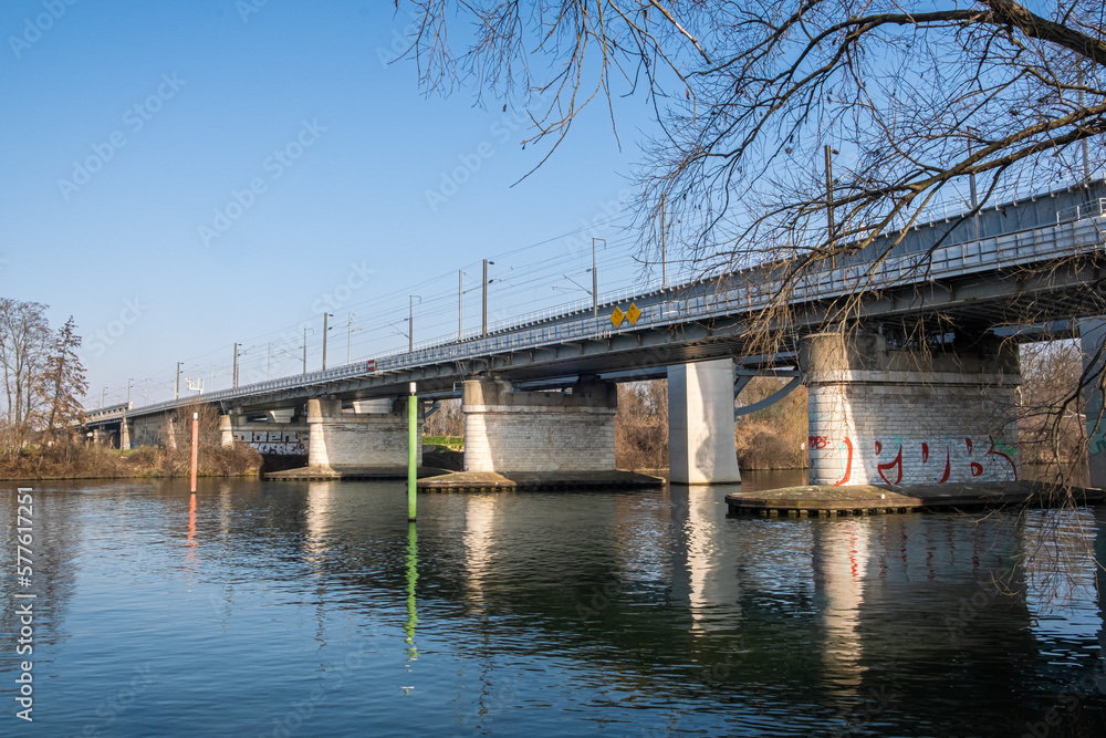 Pont Chemin de l'île, Ile marante, parc pierre lagravère ( Val D'oise, France)