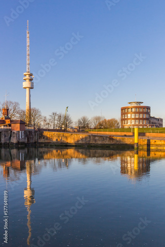 Fototapeta Naklejka Na Ścianę i Meble -  Tower and building of the Olden burg university in Wilhelmshaven, Germany