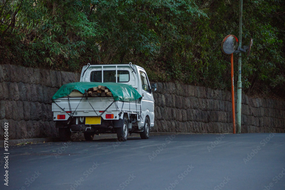 Obraz premium はたらく軽トラック