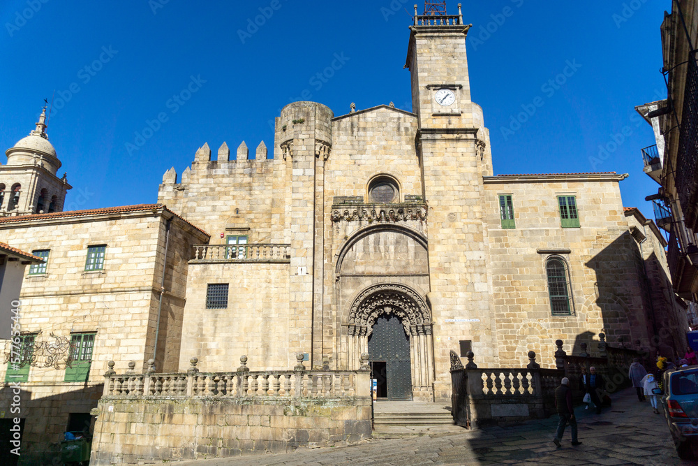 Fachada sur de la catedral de Ourense. Una de las más bellas obras del románico español. Galicia, España.