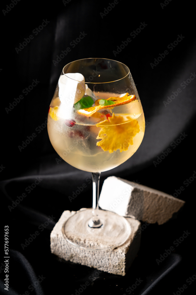 cocktail white wine, tequila, triple,aromatic bitter, orange bitter