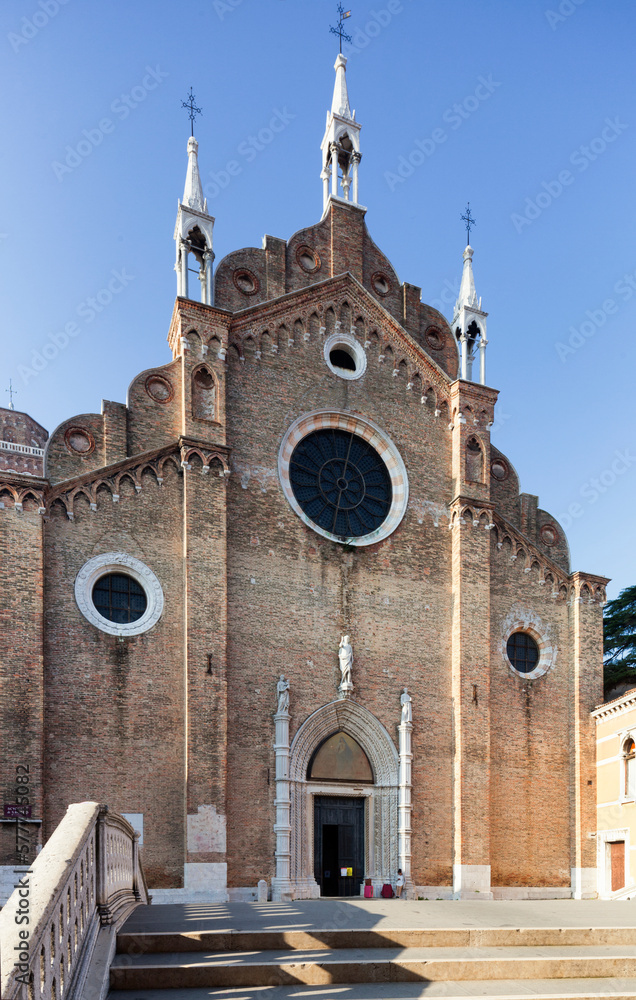 Venezia, San Polo. Facciata gotica della Basilica S.Maria Gloriosa dei Frari
