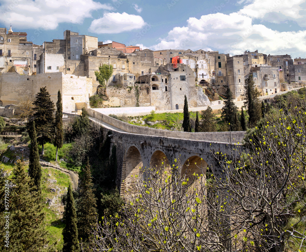 Gravina in Puglia. Ponte acquedotto o viadotto Orsini,  della Via Appia Antica