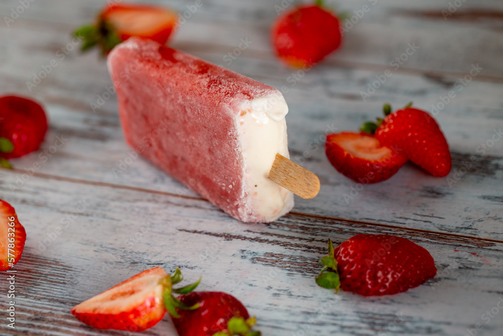 PALETA FRESA CON VAINILLA PALETA FRESA CON VAINILLA
