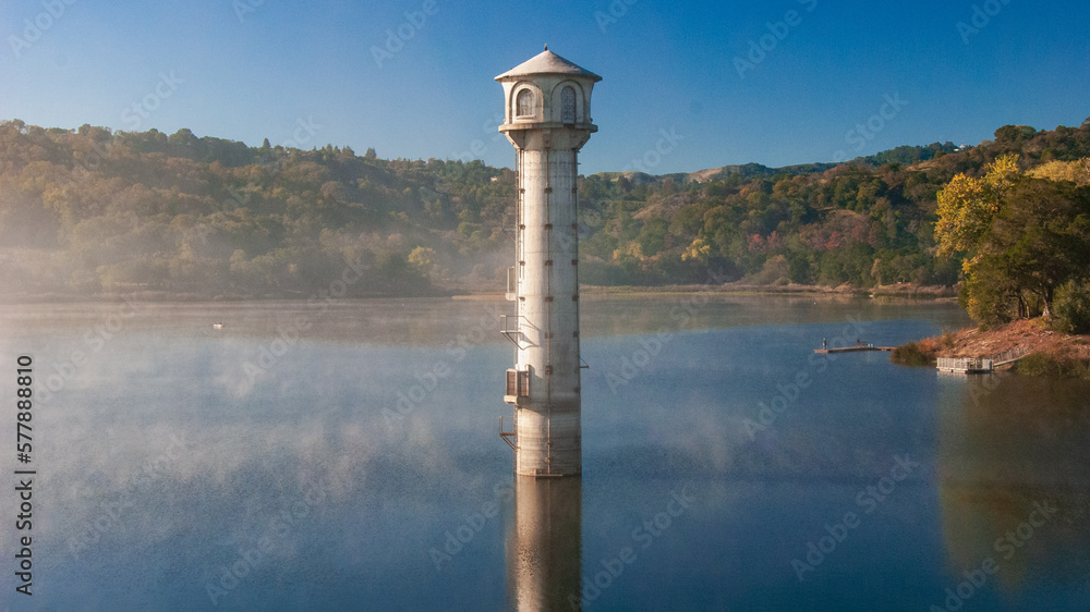 Εκτύπωση καμβά Water Tower on reservoir