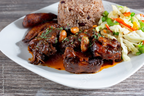 Fotografie A view of a plate of braised oxtail.