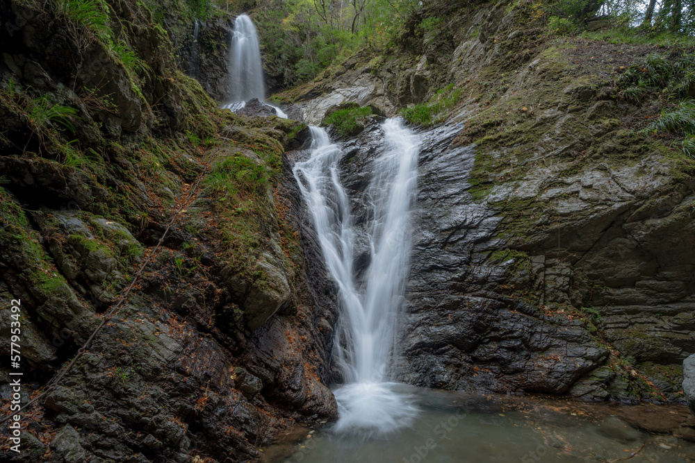 Naklejka premium 雨乞いの滝