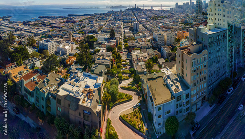San Francisco Panorama Bird view to curved Lombard Street
