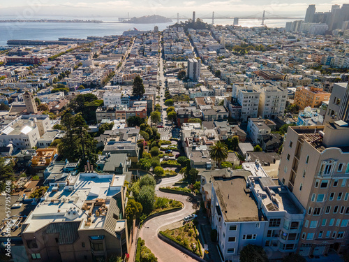 Photography San Francisco Panorama Bird view to curved Lombard Street