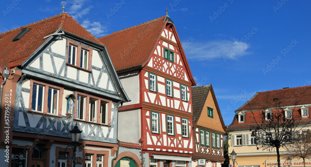 Fassaden von Fachwerkhäusern am Marktplatz in Seligenstadt Fassaden von Fachwerkhäusern am Marktplatz in Seligenstadt