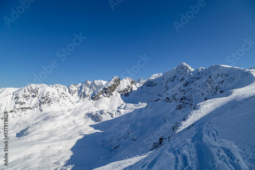 snowy mountains © Antoine