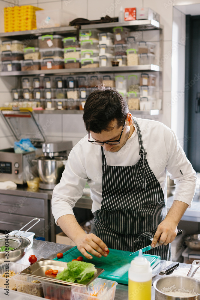 Gourmet bowl dish: precision cutting by a professional chef.. Gourmet bowl dish: precision cutting by a professional chef..