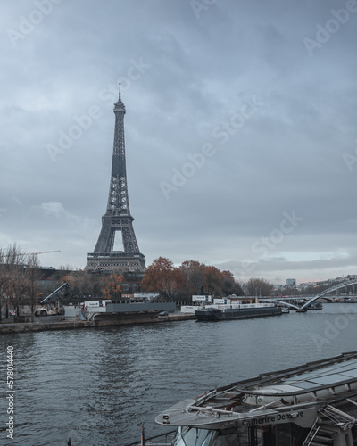 Tour Eiffel depuis la seine © Martin Kollz