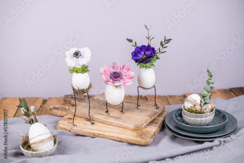 Wallpaper Mural Dekoration Ostern, Eier mit Blumen gefüllt, Basteln zum Osterfest, Hühnerei mit Anemone
 Torontodigital.ca