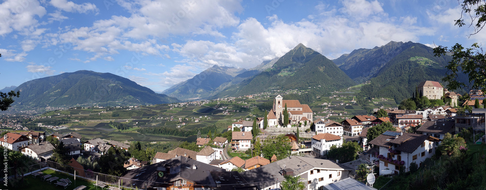 Fototapeta premium Panorama von Schenna