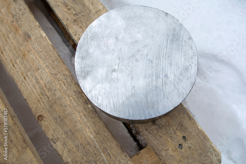The circle of metal Stainless in the cut