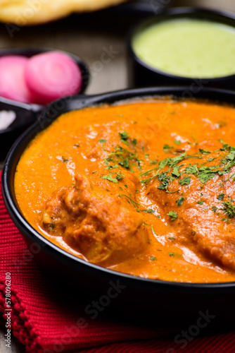 Close up of butter chicken in pan