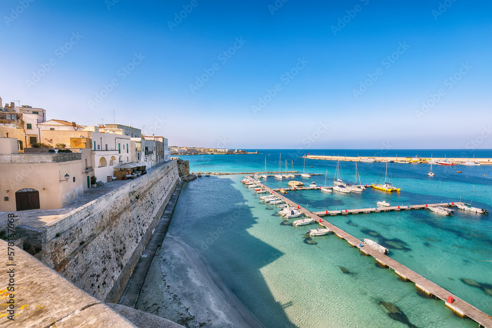 Foto de Breathtaking view on harbour of Otranto in Italy with lots of