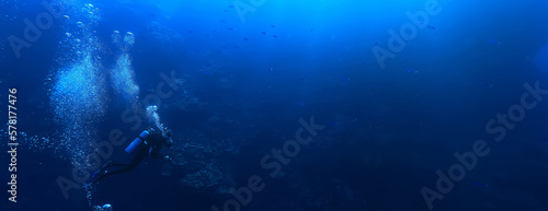 diver scuba depth blue lonely © kichigin19