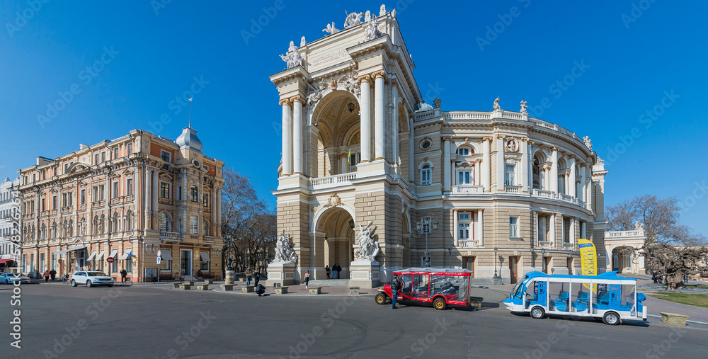 Fototapeta premium Facade of the Odessa Opera House