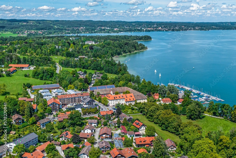 Die Gemeinde Bernried am Starnberger See im Luftbild