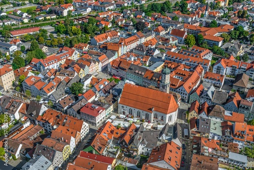 Das Stadtzentrum von Weilheim im oberbayerischen Pfaffenwinkel im Luftbild