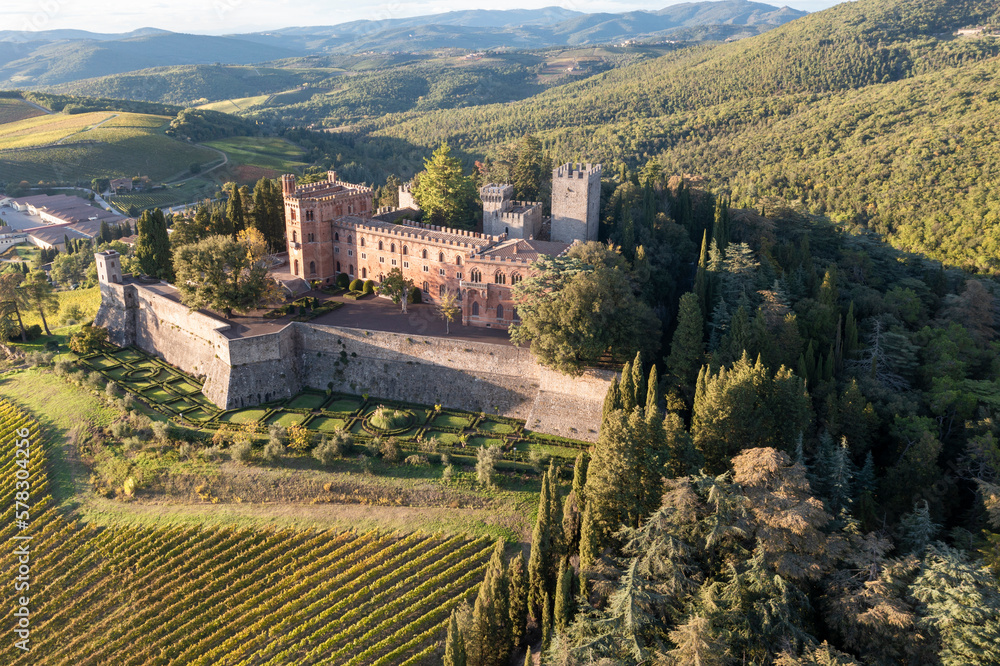 Obraz premium Ricasoli Winery, Chianti Region, Castello di Brolio, Brolio Castle, Province of Siena, Tuscany, Italy