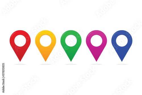Conjunto de punteros de mapa sobre fondo blanco