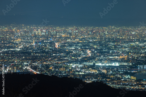 日本　兵庫県神戸市の六甲山天覧台から眺める大阪市街地の夜景 © pespiero