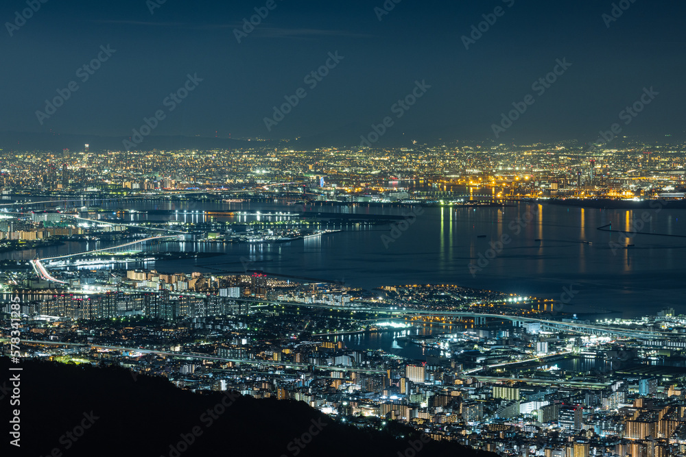 日本　兵庫県神戸市の六甲山天覧台から眺める大阪市街地の夜景と大阪湾