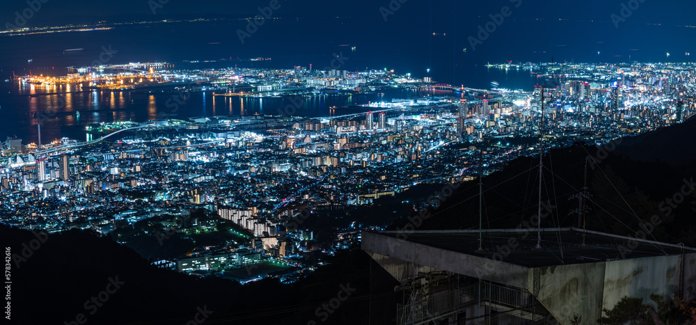 日本　兵庫県神戸市の六甲山天覧台から眺める神戸市街とポートアイランドの夜景