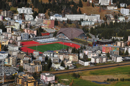 Davos, sportcenter for football; hockey and the tourist information | Davoser Eishalle, Schwimmbad und Touristen-Info in der Sport-arena; photo