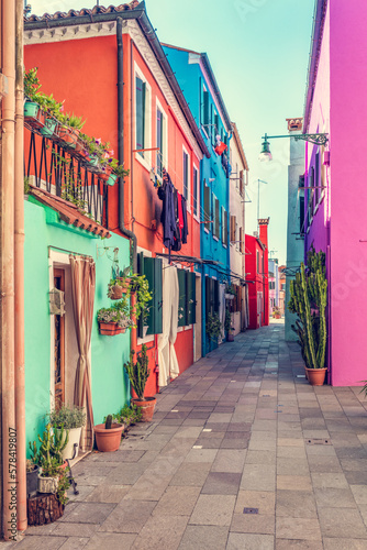 Fototapeta Naklejka Na Ścianę i Meble -  Colorful painted houses on Burano island near Venice, Italy